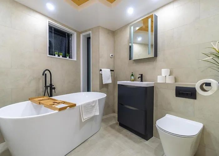 Green Mews 1 With Free Parking - By My Getaways