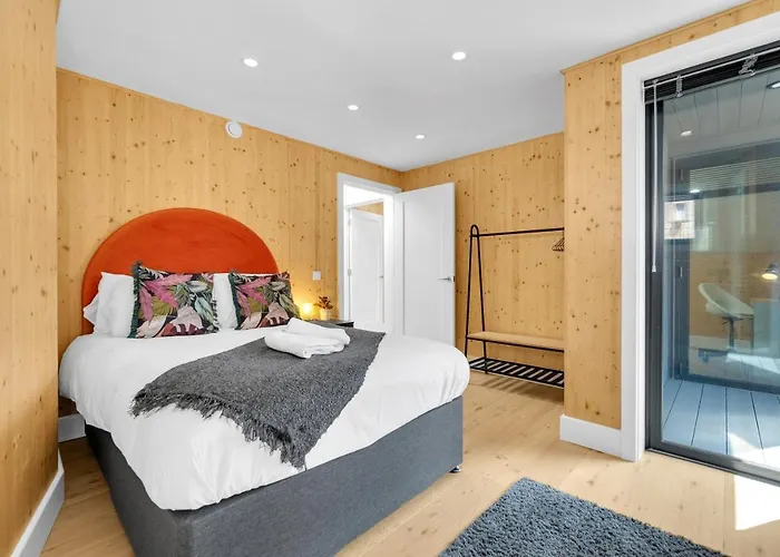 Green Mews 1 With Free Parking - By My Getaways